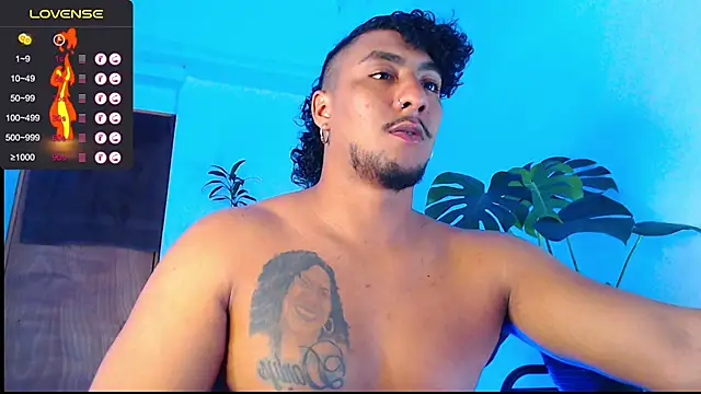 Snapshot of yosoy_enzo2020 chatting on 01.03.25 yosoy enzo2020 online show from 01.03.25