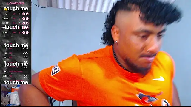 Snapshot of yosoy_enzo2020 chatting on 03.10.25 yosoy enzo2020 online show from 03.10.25