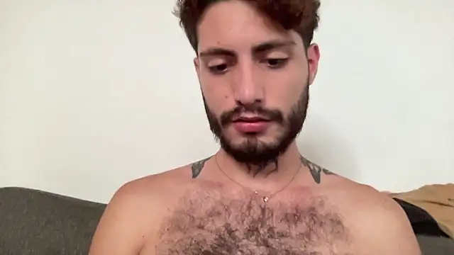 Snapshot of axel_giracr chatting on 01.11.25 axel giracr online show from 01.11.25