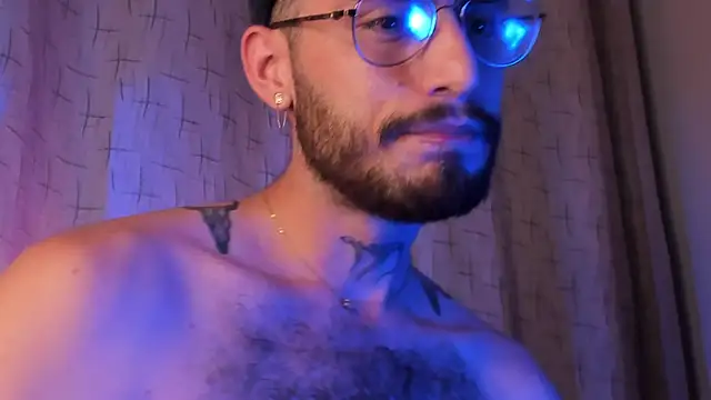 Snapshot of axel_giracr chatting on 01.26.25 axel giracr online show from 01.26.25