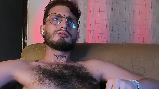 Snapshot of axel_giracr chatting on 02.24.25 axel giracr online show from 02.24.25