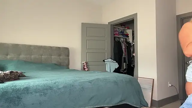 Snapshot of ElenaErickson chatting on 02.17.25 ElenaErickson online show from 02.17.25