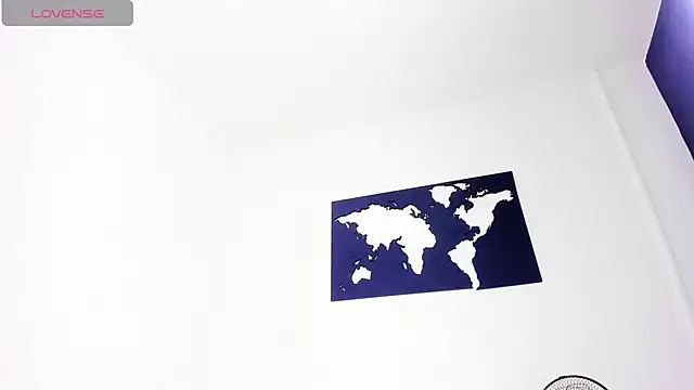 Snapshot of CurvyViolet chatting on 12.09.24 CurvyViolet online show from 12.09.24