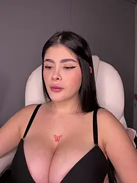 Snapshot of misslollipop04 chatting on 11.15.25 misslollipop04 online show from 11.15.25