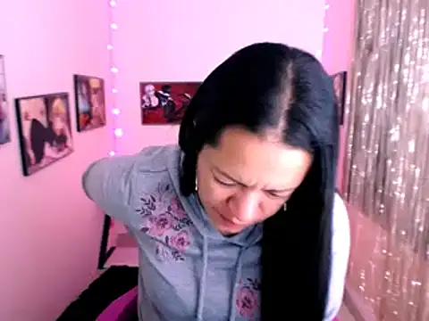 Snapshot of Cristal_w chatting on 01.15.25 Cristal w online show from 01.15.25