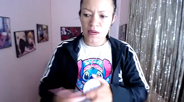 Snapshot of Cristal_w chatting on 03.04.25 Cristal w online show from 03.04.25