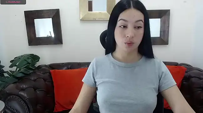 Lila Pinky online show from 03.13.25