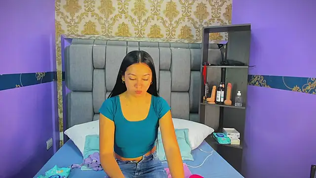 Lila Pinky online show from 10.02.25