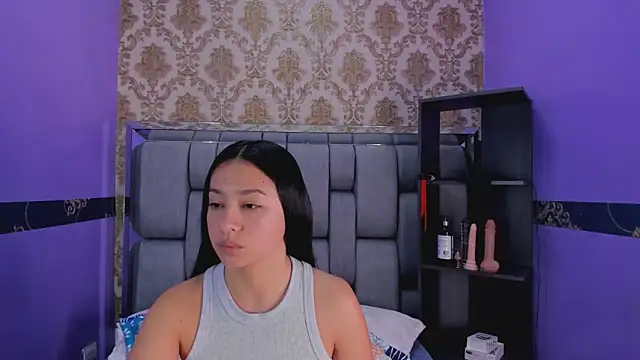 Lila Pinky online show from 10.23.25