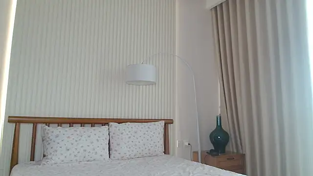 Pinpussyflower online show from 04.06.26