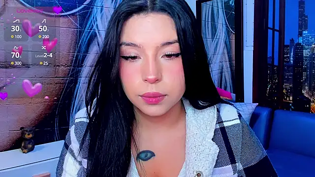 Snapshot of Small_naughty_ chatting on 01.15.25 Small naughty online show from 01.15.25