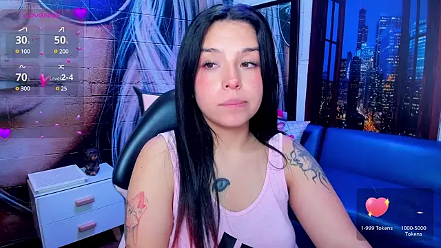 Snapshot of Small_naughty_ chatting on 01.16.25 Small naughty online show from 01.16.25