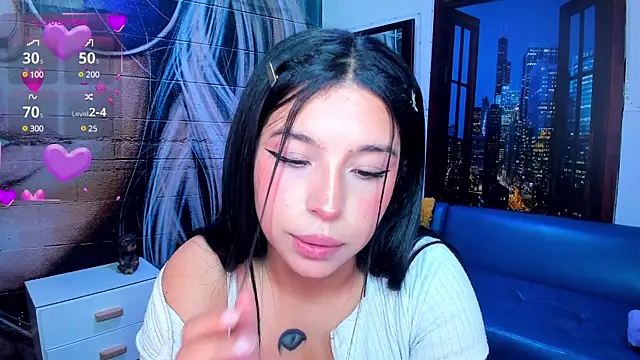 Snapshot of Small_naughty_ chatting on 02.10.25 Small naughty online show from 02.10.25