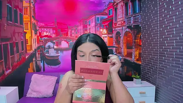 Snapshot of Small_naughty_ chatting on 11.08.25 Small naughty online show from 11.08.25