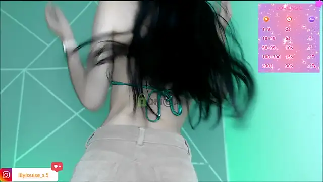 Snapshot of lilylouisee chatting on 03.13.26 lilylouisee online show from 03.13.26