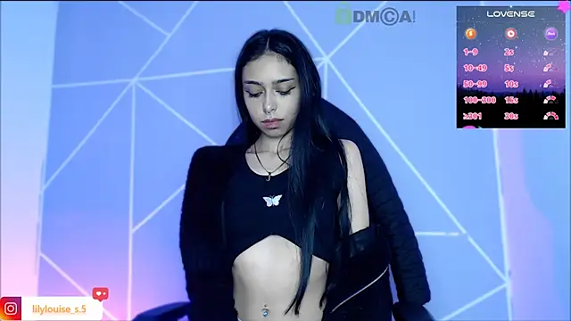 Snapshot of lilylouisee chatting on 03.27.26 lilylouisee online show from 03.27.26
