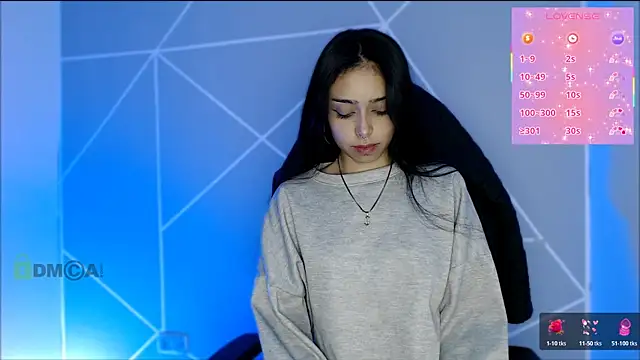 Snapshot of lilylouisee chatting on 04.25.26 lilylouisee online show from 04.25.26