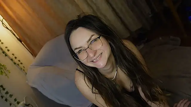 Snapshot of NaughtYHomemadE chatting on 12.22.24 NaughtYHomemadE online show from 12.22.24