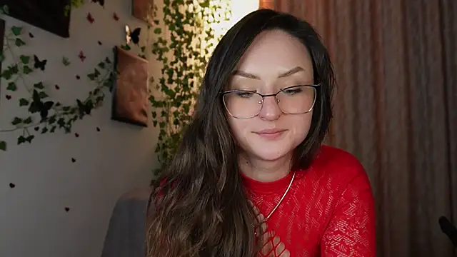 Snapshot of NaughtYHomemadE chatting on 02.21.25 NaughtYHomemadE online show from 02.21.25