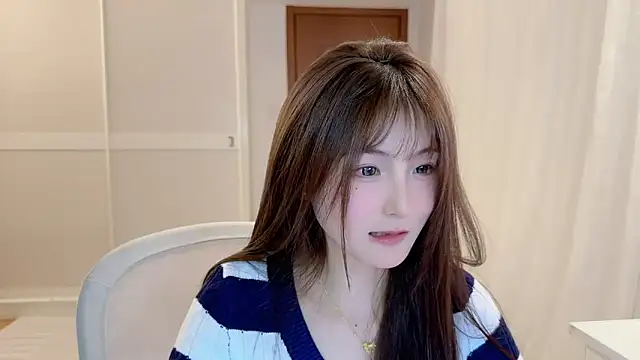 Snapshot of SHUIshui_ chatting on 12.20.24 SHUIshui online show from 12.20.24