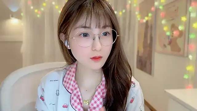 Snapshot of SHUIshui_ chatting on 01.25.25 SHUIshui online show from 01.25.25