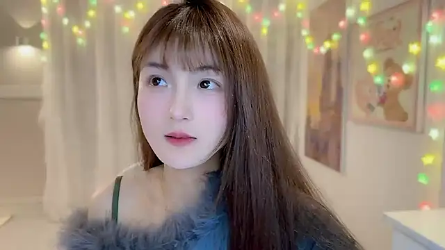 Snapshot of SHUIshui_ chatting on 02.05.25 SHUIshui online show from 02.05.25