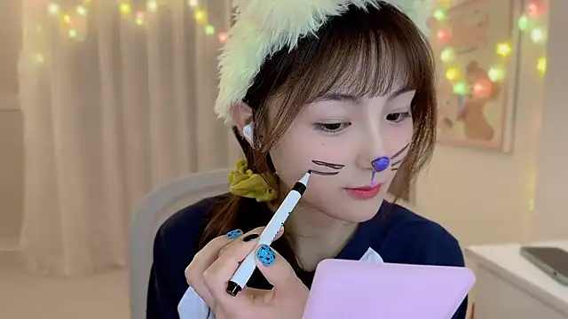 Snapshot of SHUIshui_ chatting on 02.16.25 SHUIshui online show from 02.16.25