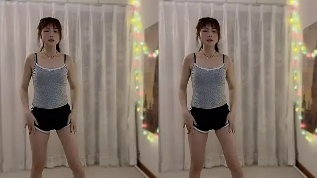 Snapshot of SHUIshui_ chatting on 02.25.25 SHUIshui online show from 02.25.25