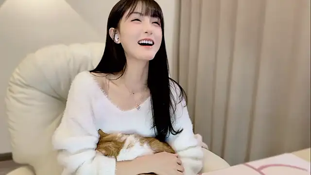 Snapshot of SHUIshui_ chatting on 10.21.25 SHUIshui online show from 10.21.25