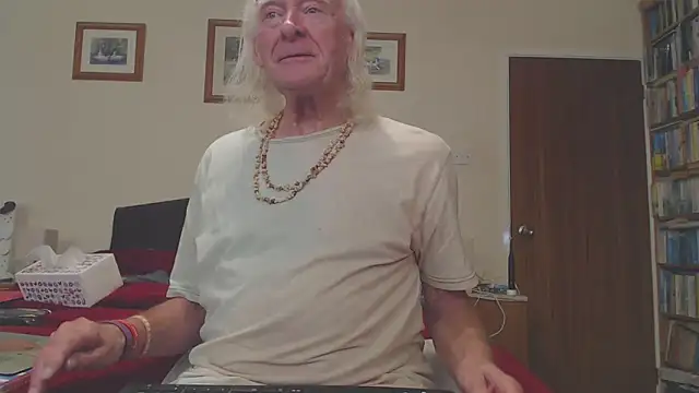 WaverlyKernow online show from 12.19.25