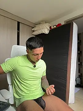 Snapshot of sendfer chatting on 06.19.26 sendfer online show from 06.19.26