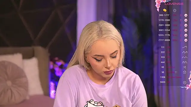 Snapshot of VictoriaMorrone chatting on 02.06.25 VictoriaMorrone online show from 02.06.25