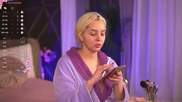 Snapshot of VictoriaMorrone chatting on 02.27.25 VictoriaMorrone online show from 02.27.25