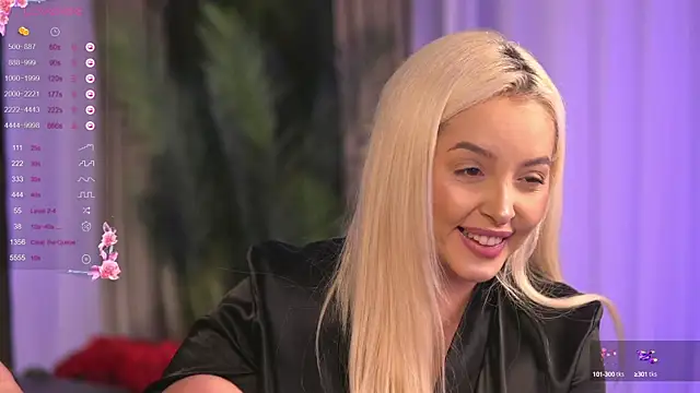 Snapshot of VictoriaMorrone chatting on 03.04.25 VictoriaMorrone online show from 03.04.25