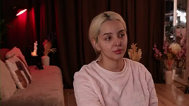 Snapshot of VictoriaMorrone chatting on 10.07.25 VictoriaMorrone online show from 10.07.25