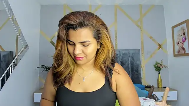 Snapshot of angelina_castroo chatting on 12.14.24 angelina castroo online show from 12.14.24