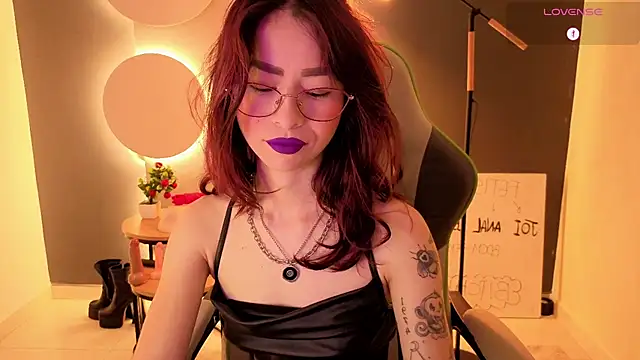 Snapshot of rosse_98_ chatting on 02.23.26 rosse 98 online show from 02.23.26