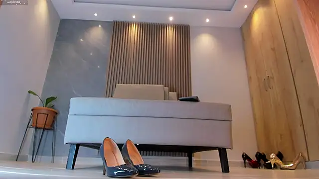 Katherinlevinee1 online show from 12.23.24