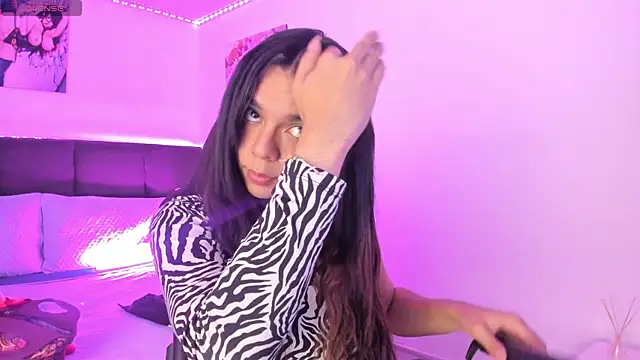 Snapshot of Megan_Miles02 chatting on 11.12.25 Megan Miles02 online show from 11.12.25