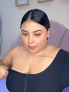 Snapshot of Emily_cooper20 chatting on 10.25.25 Emily cooper20 online show from 10.25.25