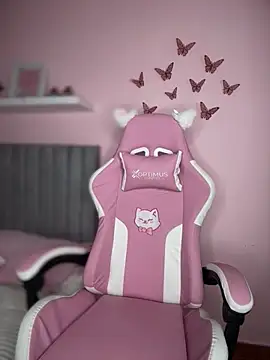 Snapshot of Emily_cooper20 chatting on 11.23.25 Emily cooper20 online show from 11.23.25