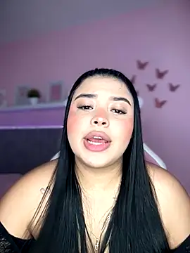 Snapshot of Emily_cooper20 chatting on 11.25.25 Emily cooper20 online show from 11.25.25