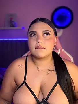 Emily cooper20 online show from 04.21.26