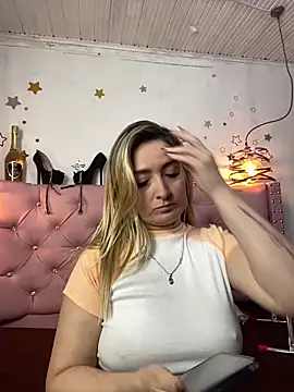 Snapshot of antonella87 chatting on 03.16.25 antonella87 online show from 03.16.25