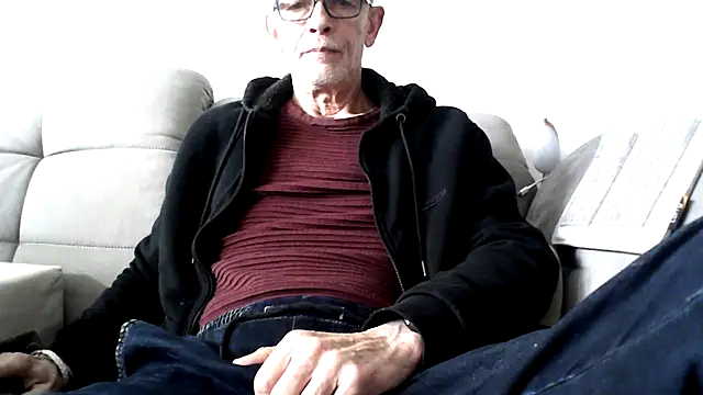 Snapshot of berfri chatting on 03.14.26 berfri online show from 03.14.26