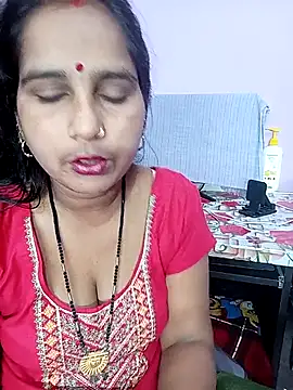 Snapshot of reemacouple007 chatting on 02.25.26 reemacouple007 online show from 02.25.26