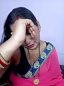 Snapshot of reemacouple007 chatting on 04.15.26 reemacouple007 online show from 04.15.26