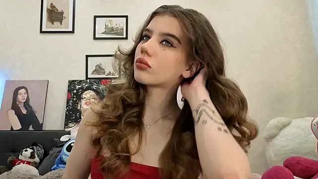 Snapshot of dolly_ll chatting on 05.24.26 dolly ll online show from 05.24.26
