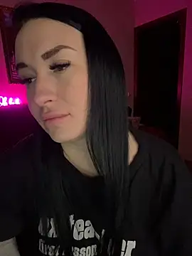 Roxana Bell online show from 02.14.25