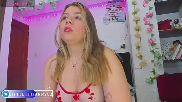 little tifanny82 online show from 03.18.25